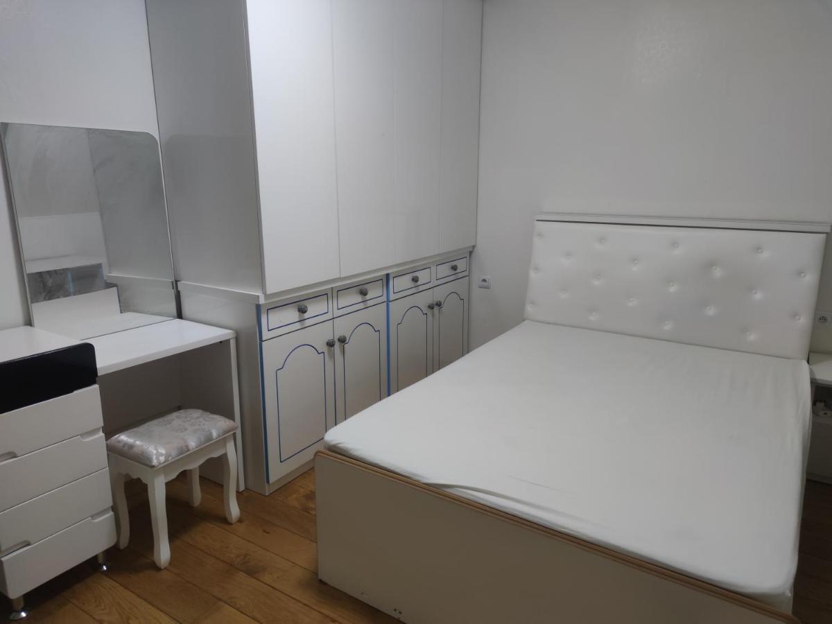 Chambre Privee A Bobigny -Salle De Bain Et Toilettes Sont Commune, -Pas De Cuisine Buitenkant foto